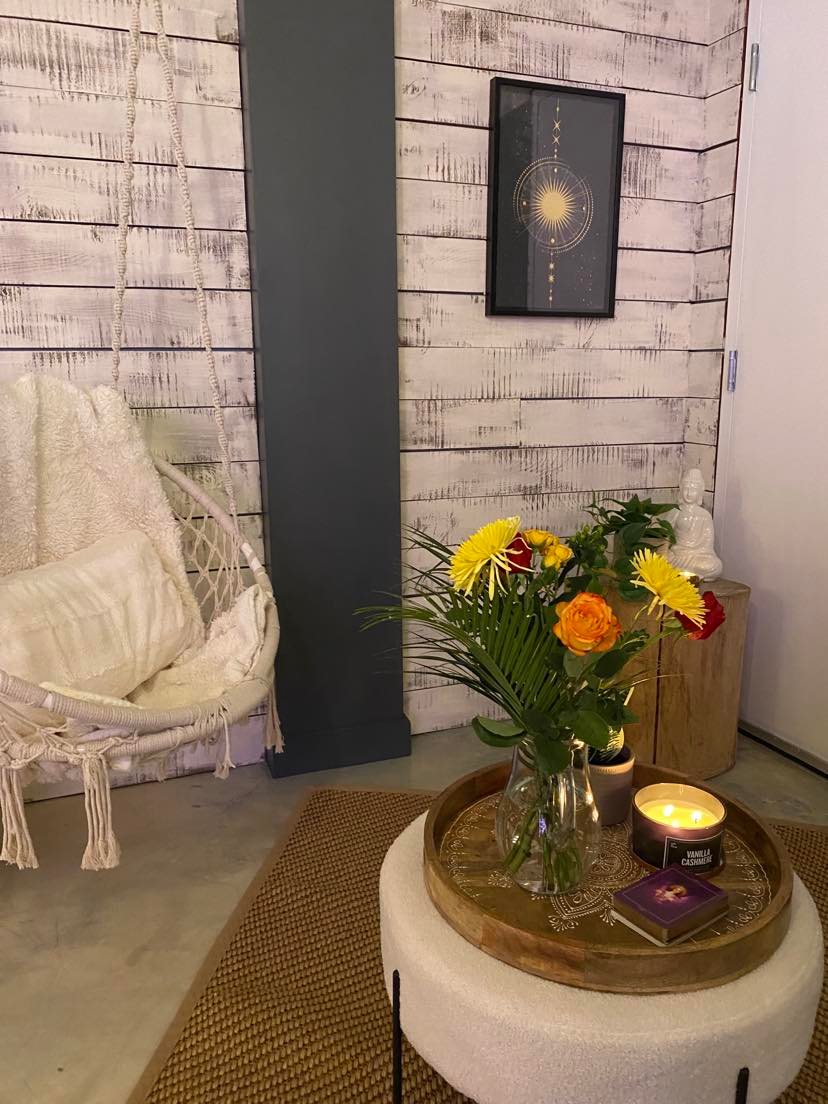 Idolem Hot Yoga Chaud | 1083 Bd du Curé-Labelle Local 201, Blainville, QC J7C 3M9, Canada | Phone: (450) 818-7373