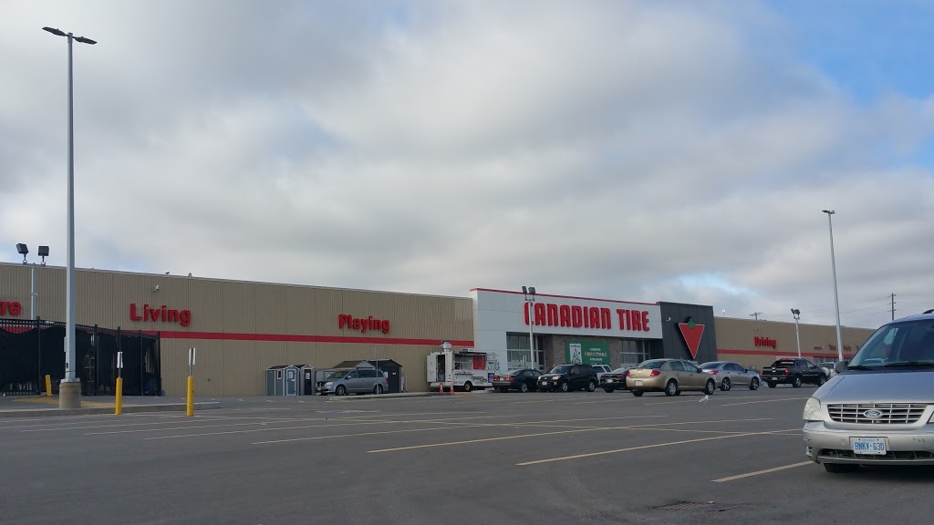 Canadian Tire | 17750 Yonge St, Newmarket, ON L3Y 8P4, Canada | Phone: (905) 895-4564