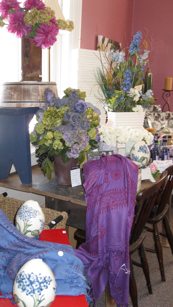 Patricias Gift Shop | 1132 Heritage Line, Keene, ON K0L 2G0, Canada | Phone: (705) 295-1715