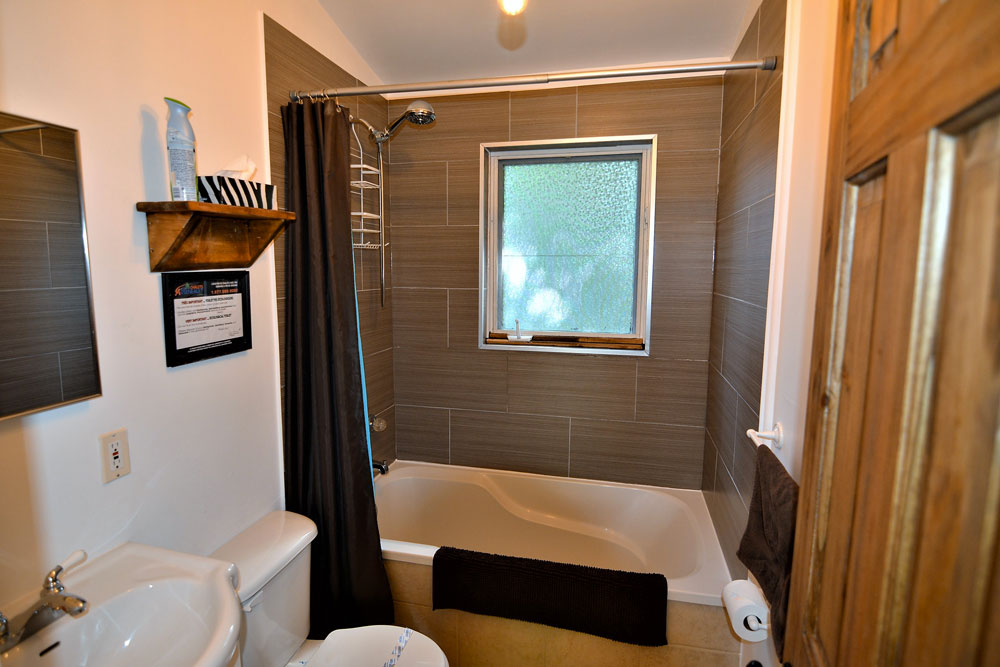 Chalet Spa Le refuge | 2208-F, QC-125, Notre-Dame-de-la-Merci, QC J0T 2A0, Canada | Phone: (877) 560-8060