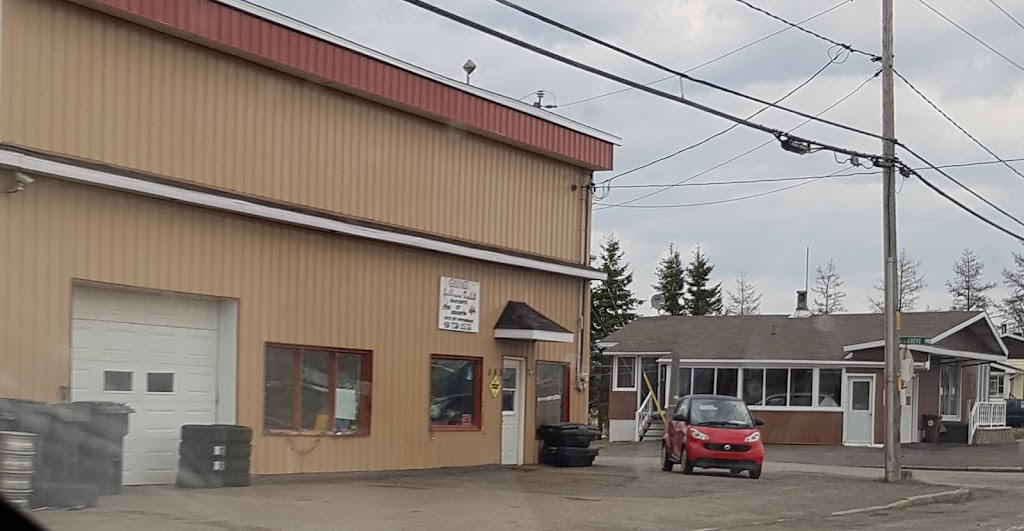 Garage Guillaume Ouellet | 385 QC-132, Saint-Simon-de-Rimouski, QC G0L 4C0, Canada | Phone: (418) 738-2533