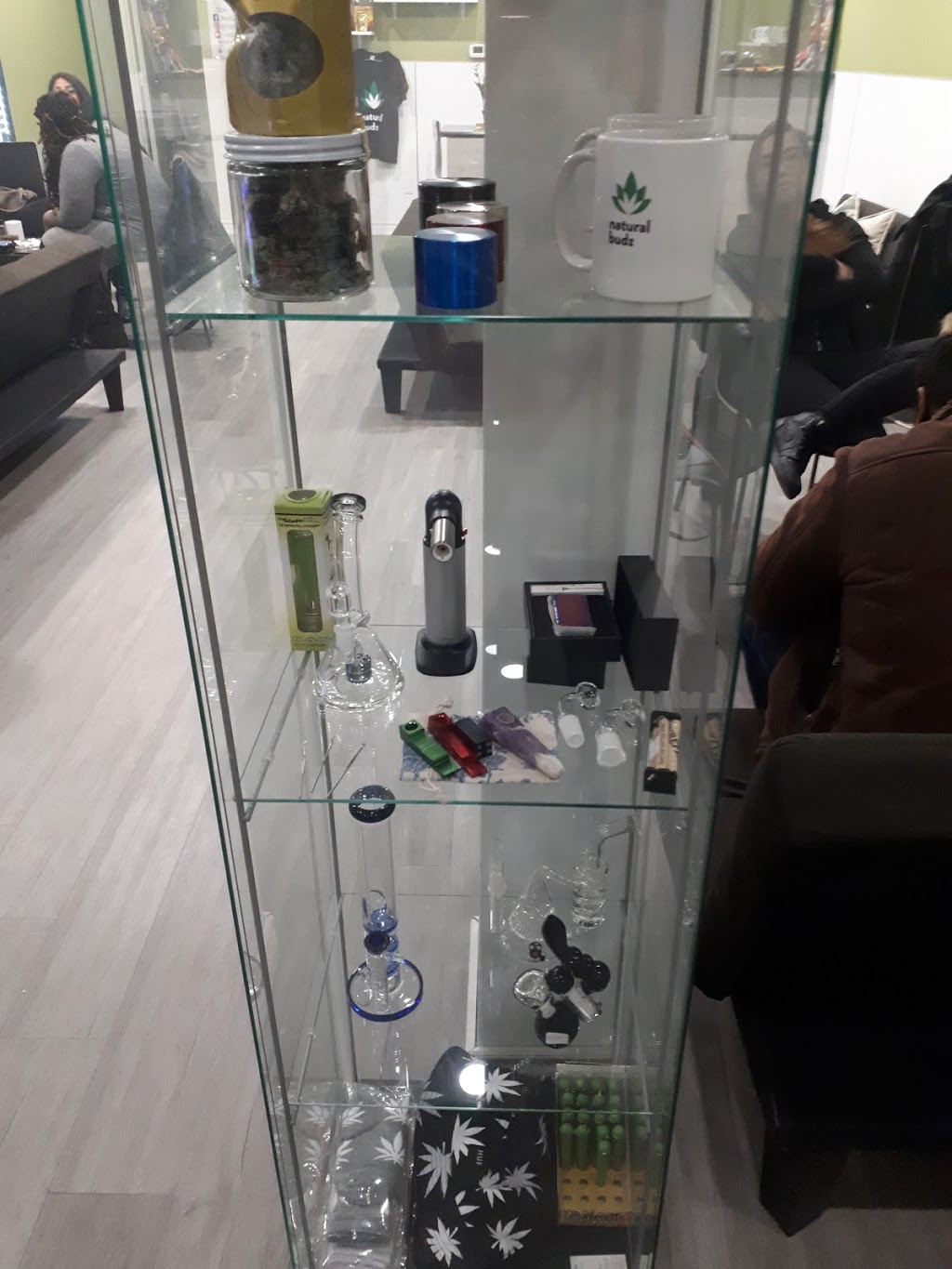 natural budz | 713 Krosno Blvd, Pickering, ON L1W 1G4, Canada | Phone: (905) 626-9309