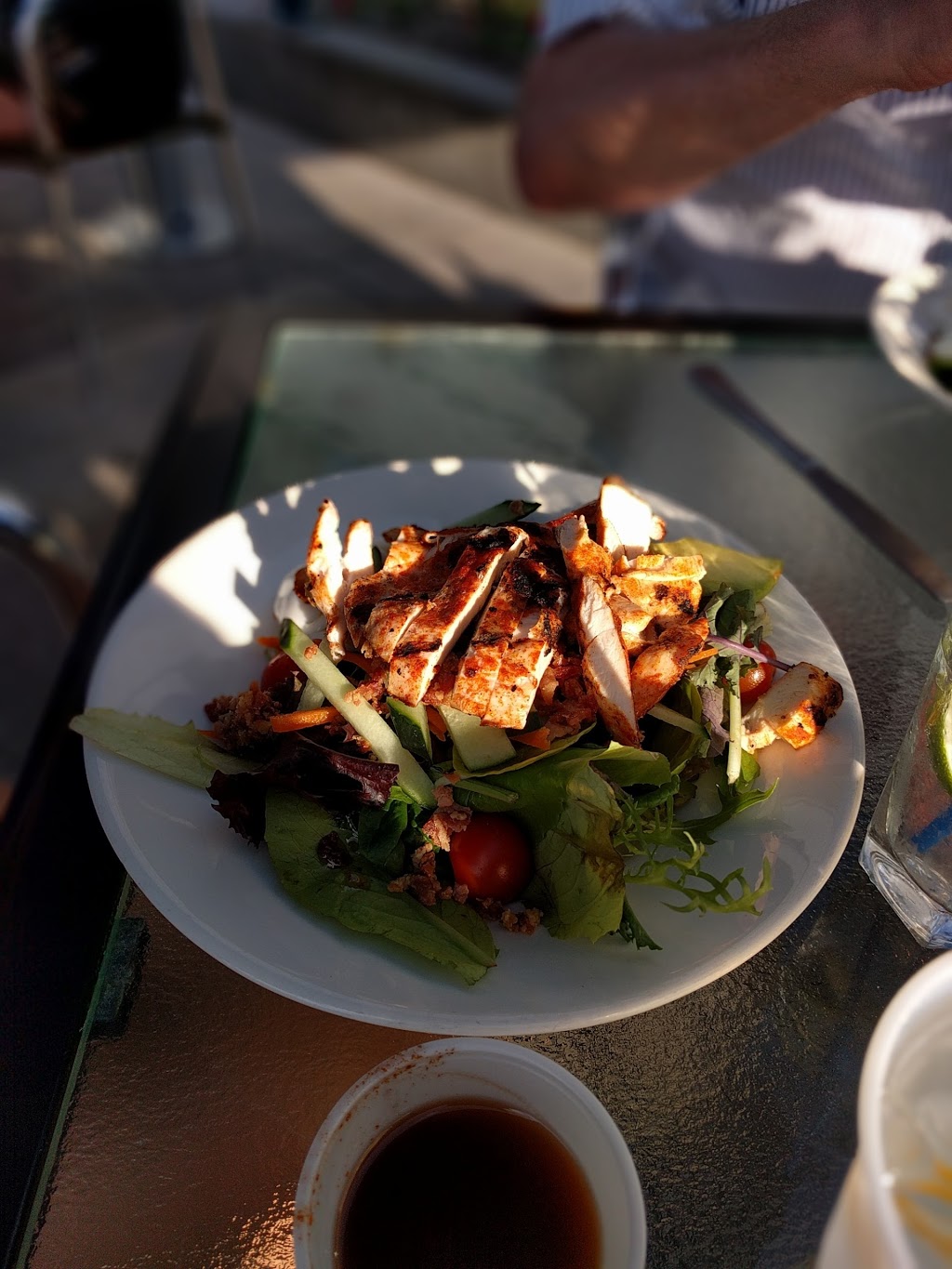 The Barking Parrot Bar | 21 Lakeshore Dr W, Penticton, BC V2A 7M5, Canada | Phone: (250) 493-9753