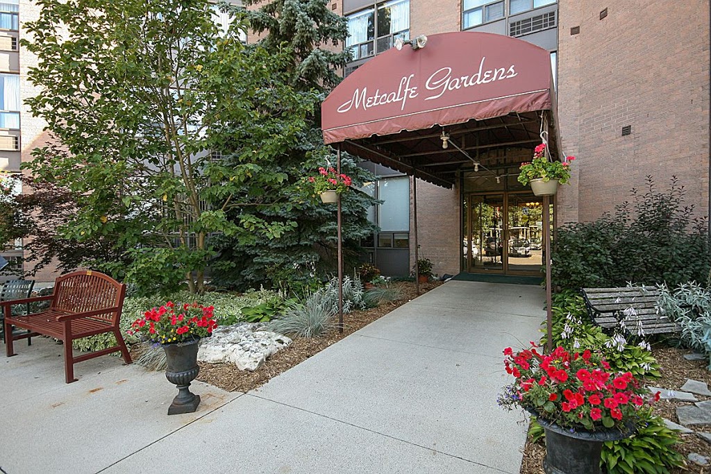 Metcalfe Gardens Retirement Residence | 45 Metcalfe St, St Thomas, ON N5R 5Y1, Canada | Phone: (519) 631-9393