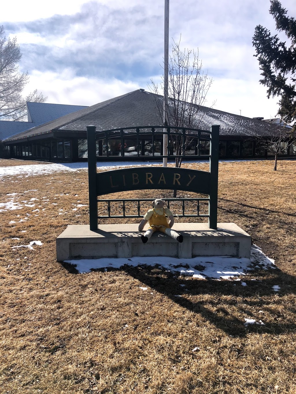 High River Library | 909 1 St SW, High River, AB T1V 1A5, Canada | Phone: (403) 652-2917