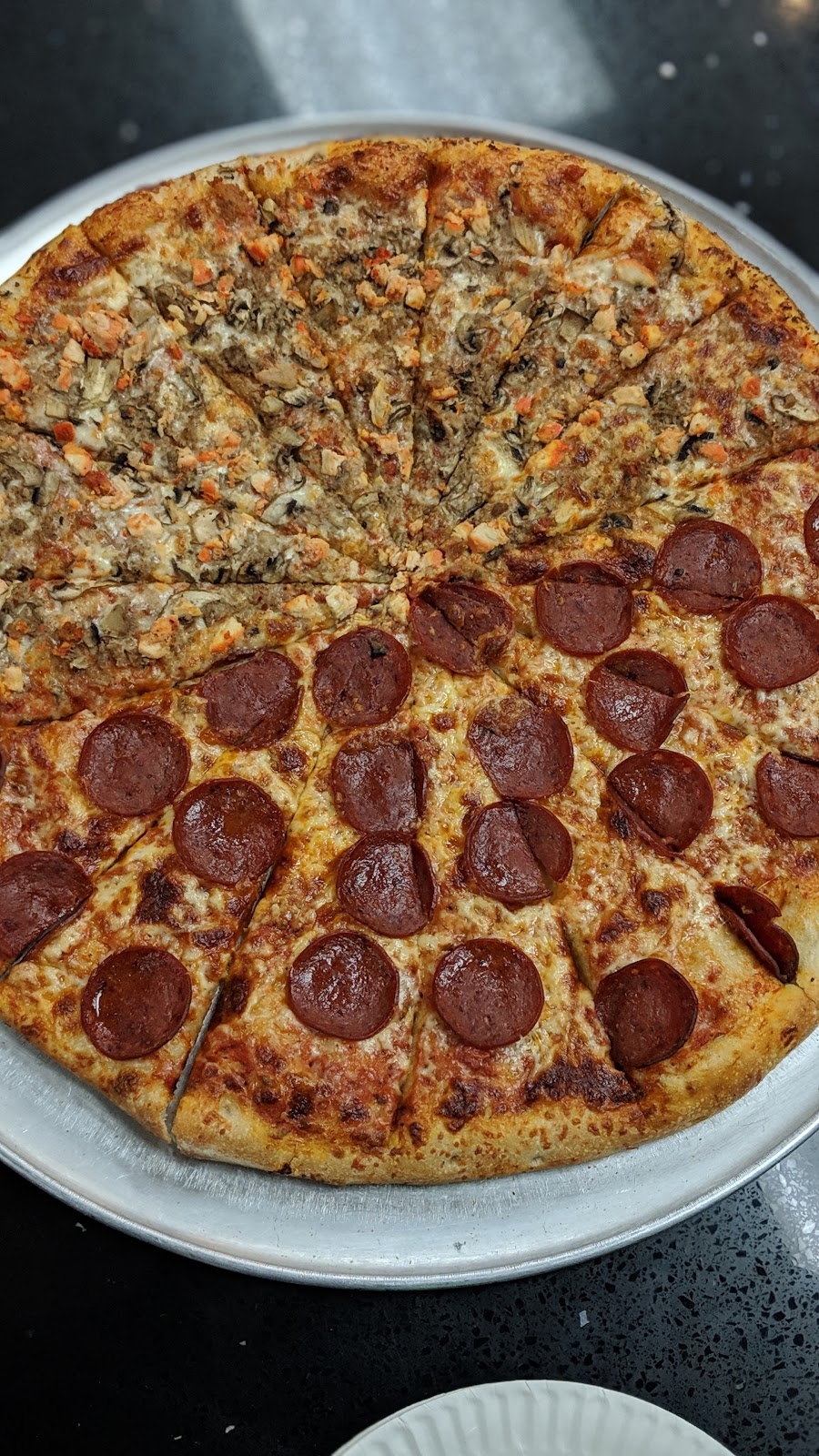 Bismillah Pizza | 3160 Eglinton Ave E, Scarborough, ON M1J 2H4, Canada | Phone: (416) 269-7777