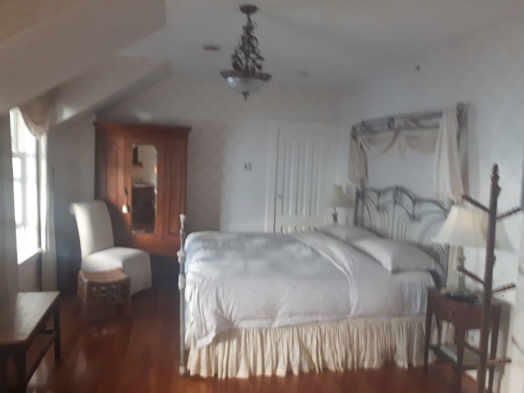 Princess & The Pea B & B | 21628 48 Ave, Langley City, BC V3A 3M7, Canada | Phone: (604) 533-5569