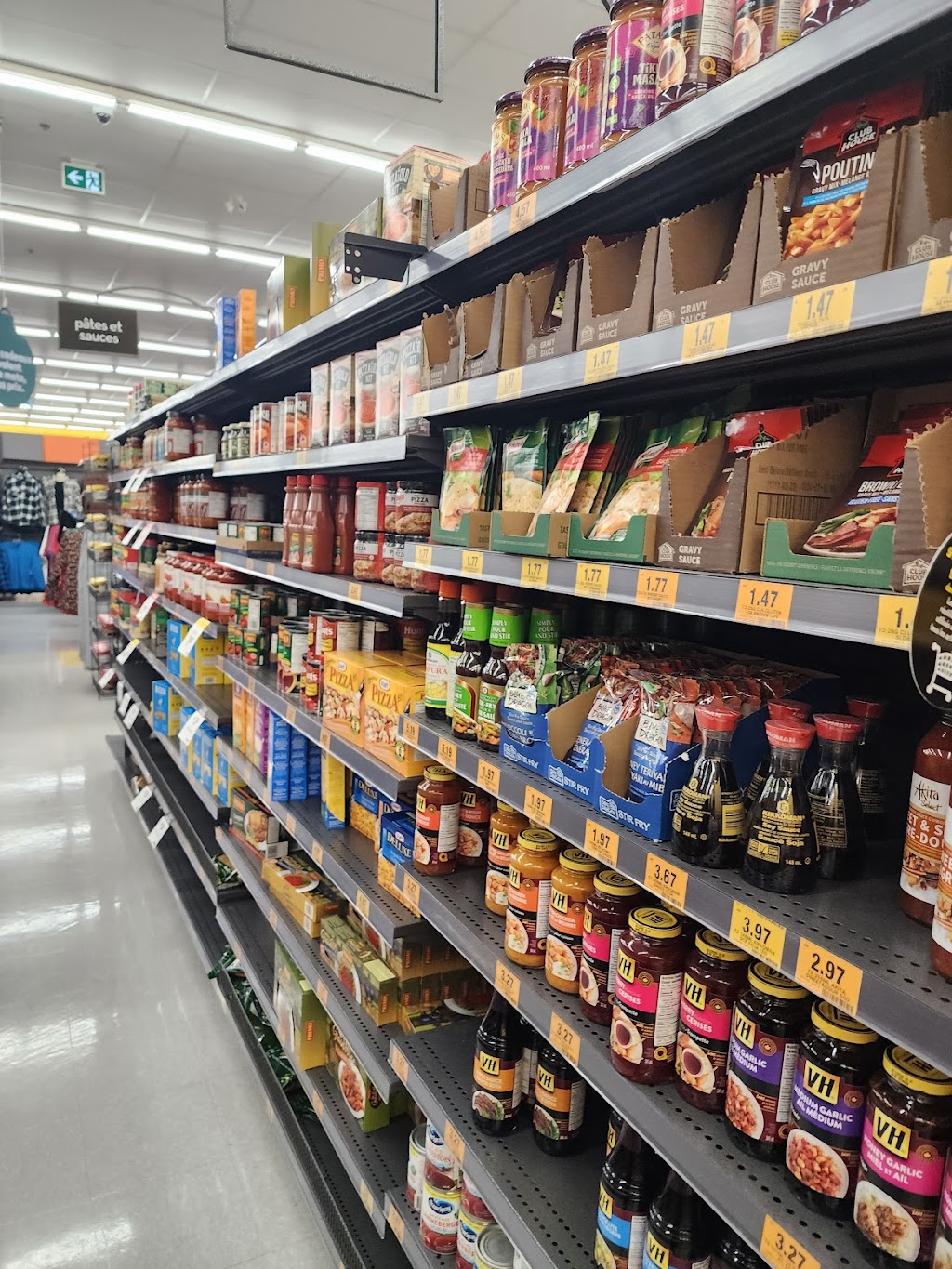 Tigre Géant | 7560 Rue Béclard, Anjou, QC H1J 2X7, Canada | Phone: (514) 351-3682