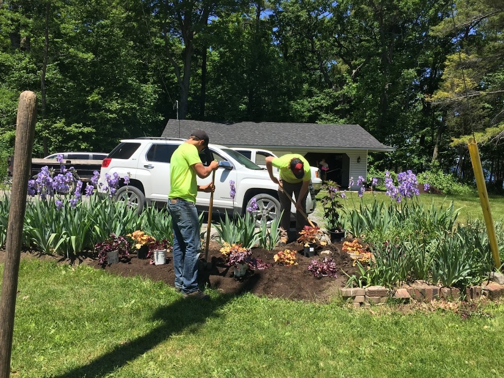 Simply Landscaping & Garden Designs | 2112 Sharpe Rd, Odessa, ON K0H 2H0, Canada | Phone: (613) 354-1200