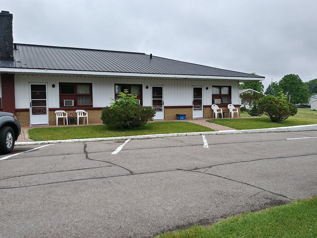Johnstown Motel | 1843 2, Johnstown, ON K0E 1T1, Canada | Phone: (613) 657-3548