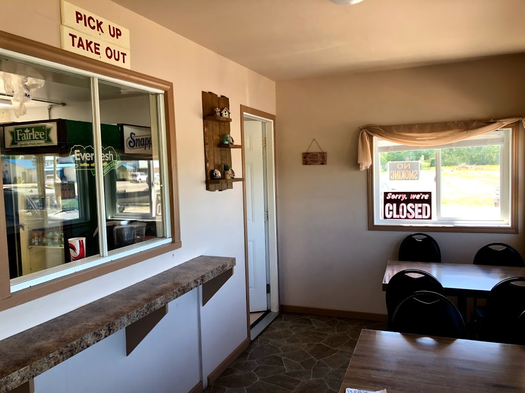Tasty Treats | 82 Highway, 11 Public Rd N W, Pine Falls, MB R0E 1M0, Canada | Phone: (204) 367-2055
