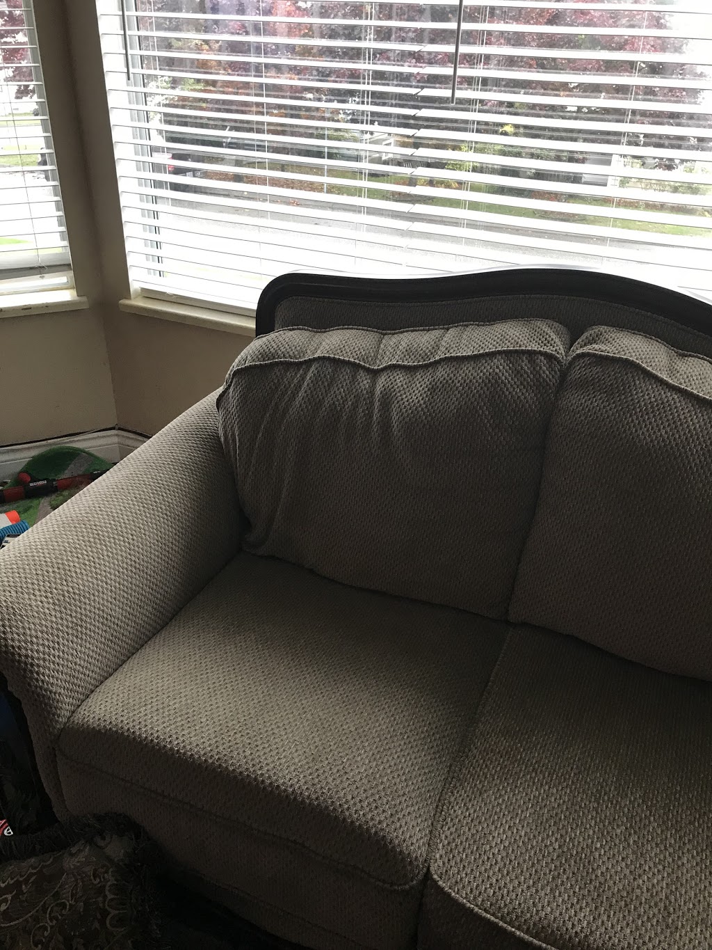 JR Furniture | 13486 76 Ave, Surrey, BC V3W 7P8, Canada | Phone: (604) 591-8813