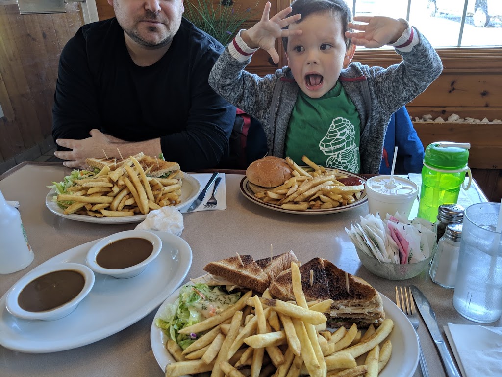 Gourmet Restaurant | 10511 ON-7, Carleton Place, ON K7C 0C4, Canada | Phone: (613) 257-2887