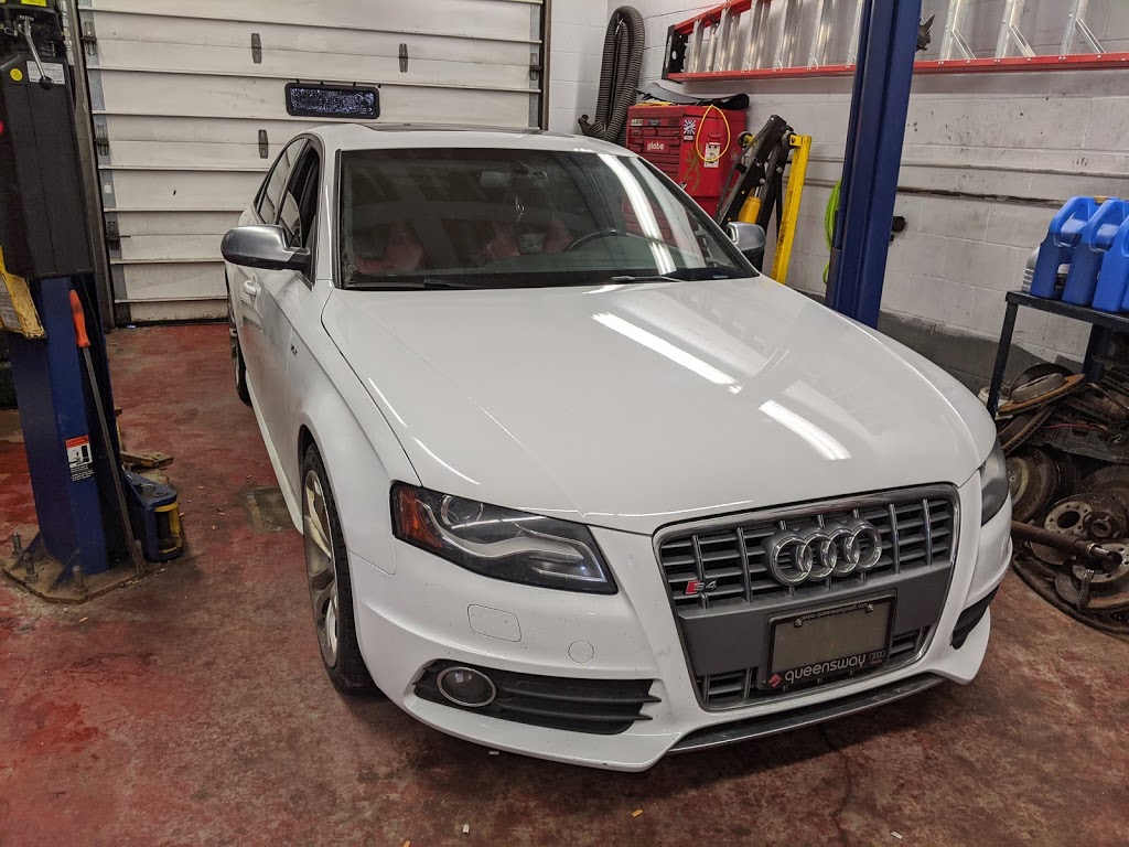 The Garage | 260 A Tiffin St, Barrie, ON L4N 2N4, Canada | Phone: (705) 790-3733