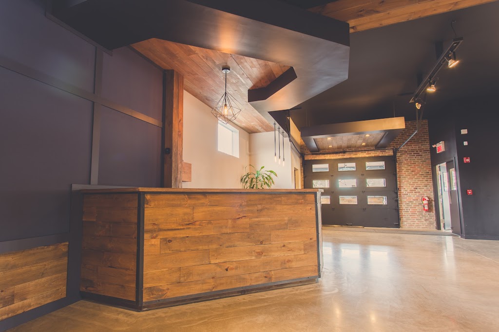 Le Cerf Blanc | 1115 Bd de lAnge Gardien N, LAssomption, QC J5W 1N7, Canada | Phone: (450) 914-0870