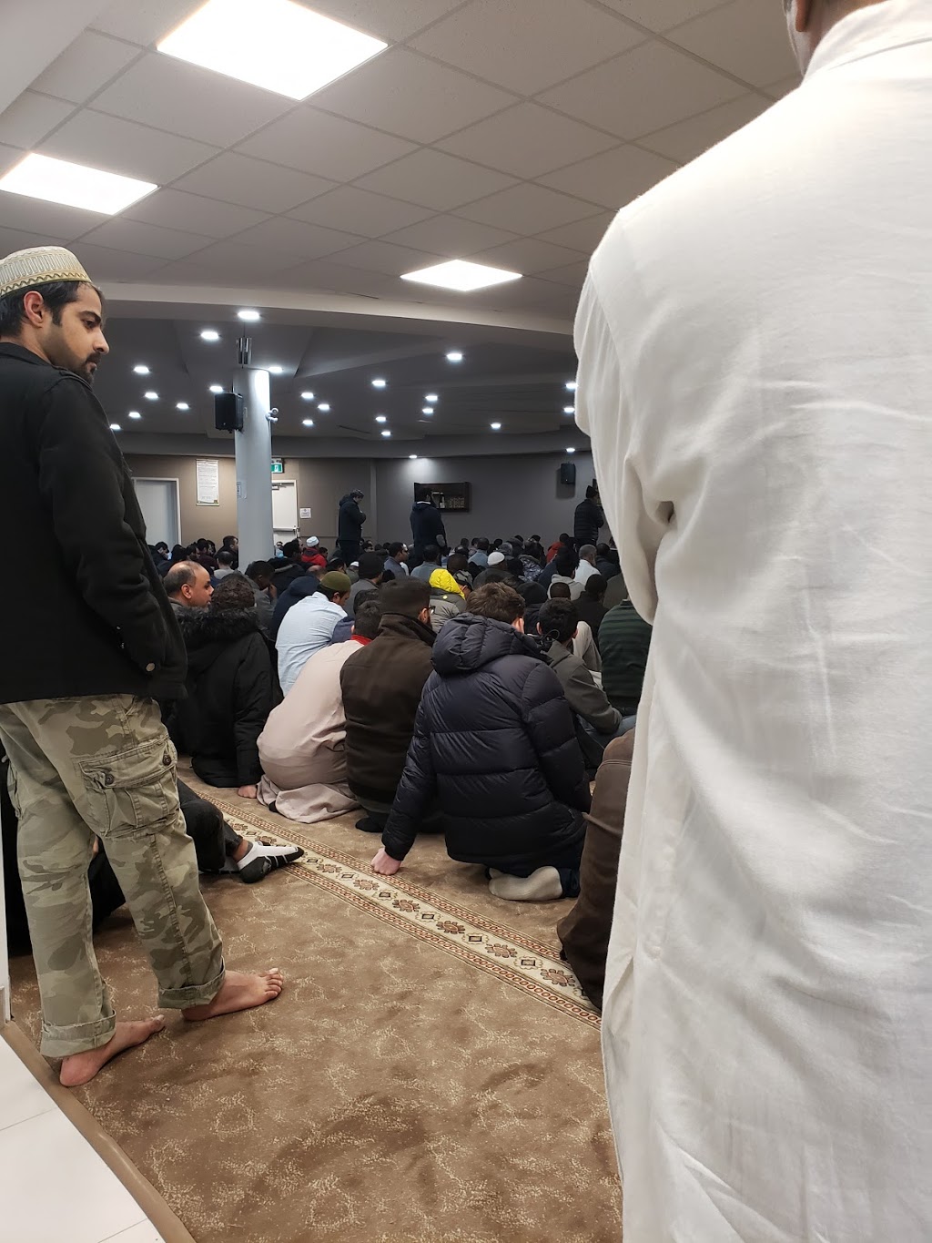 Annoor Islamic Centre | 332 Saddleback Rd NW, Edmonton, AB T6J 4R7, Canada | Phone: (780) 652-2453