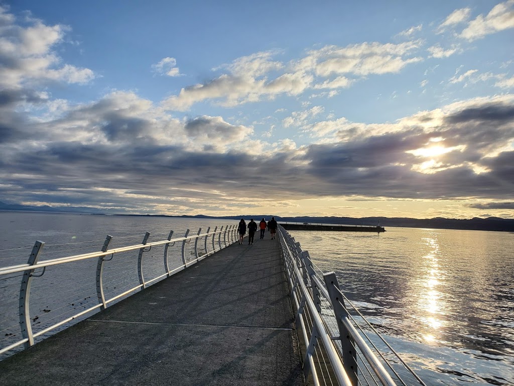 Ogden Point Sundial | 211 Dallas Rd, Victoria, BC V8V 1A1, Canada | Phone: (250) 386-1321