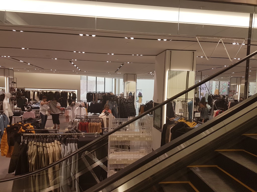 Zara | 25 The West Mall, Etobicoke, ON M9C 1B8, Canada | Phone: (416) 622-8939