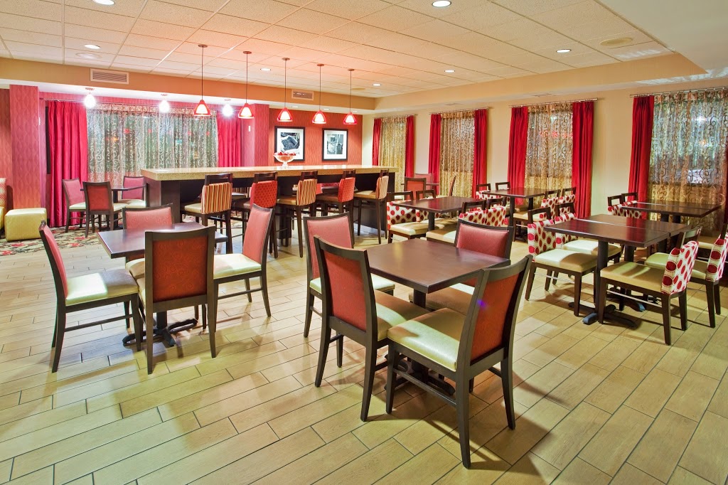 Hampton Inn Niagara Falls | 501 Rainbow Blvd, Niagara Falls, NY 14303, USA | Phone: (716) 285-6666