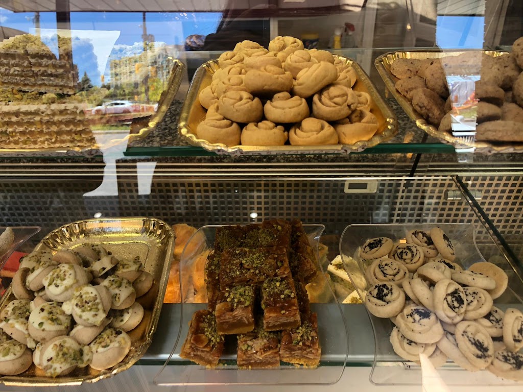 Heavenly Delights Patisserie (Negin Bakery/شیرینی نگین) | 8992 Yonge St, Richmond Hill, ON L4C 6Z8, Canada | Phone: (905) 763-9144