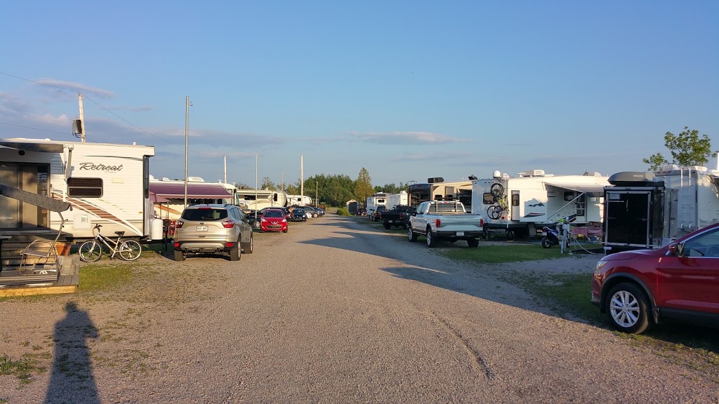 Camping in Quebec City | 2050 Route de lAéroport, Québec, QC G2G 0A3, Canada | Phone: (418) 871-1574