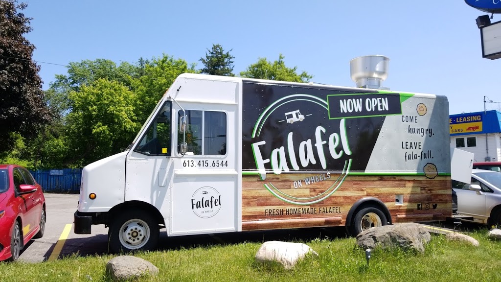Falafel On Wheels | 1649 Montreal Rd, Gloucester, ON K1J 6N6, Canada | Phone: (613) 415-6544