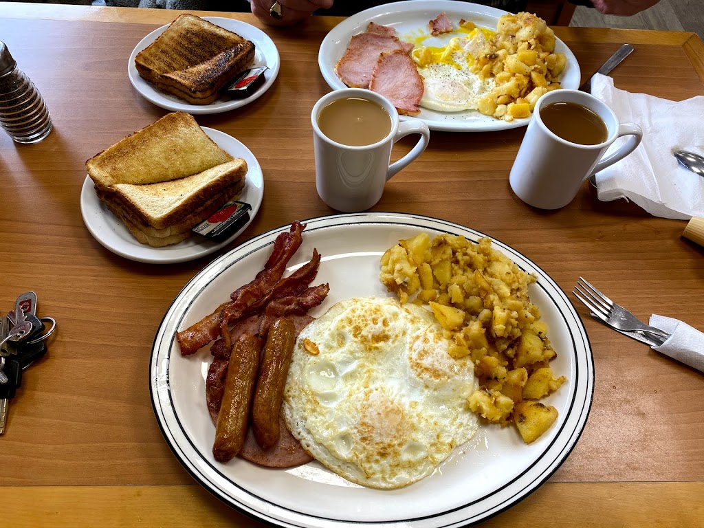 Cozy Corners Restaurant | 1149 Dufferin Ave, Wallaceburg, ON N8A 2W2, Canada | Phone: (519) 627-8151