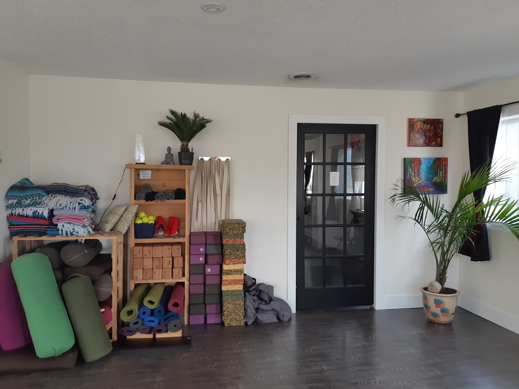Gratitude Yoga Sorrento | 1258 Trans-Canada Hwy 2nd Floor, Sorrento, BC V0E 2W0, Canada | Phone: (250) 517-8747