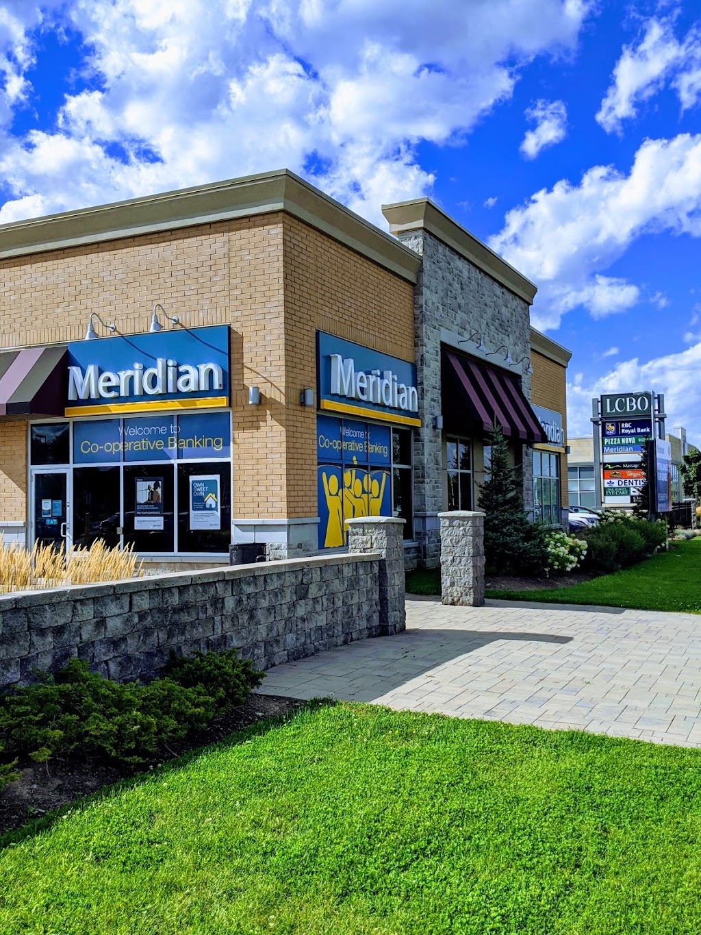 Meridian Credit Union: Advice Centre | 12276 Yonge St #106, Richmond Hill, ON L4E 0W5, Canada | Phone: (905) 773-7824