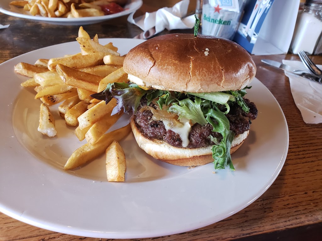 The Irish Shebeen | 5555 Eglinton Ave W, Etobicoke, ON M9C 5M1, Canada | Phone: (416) 695-9178