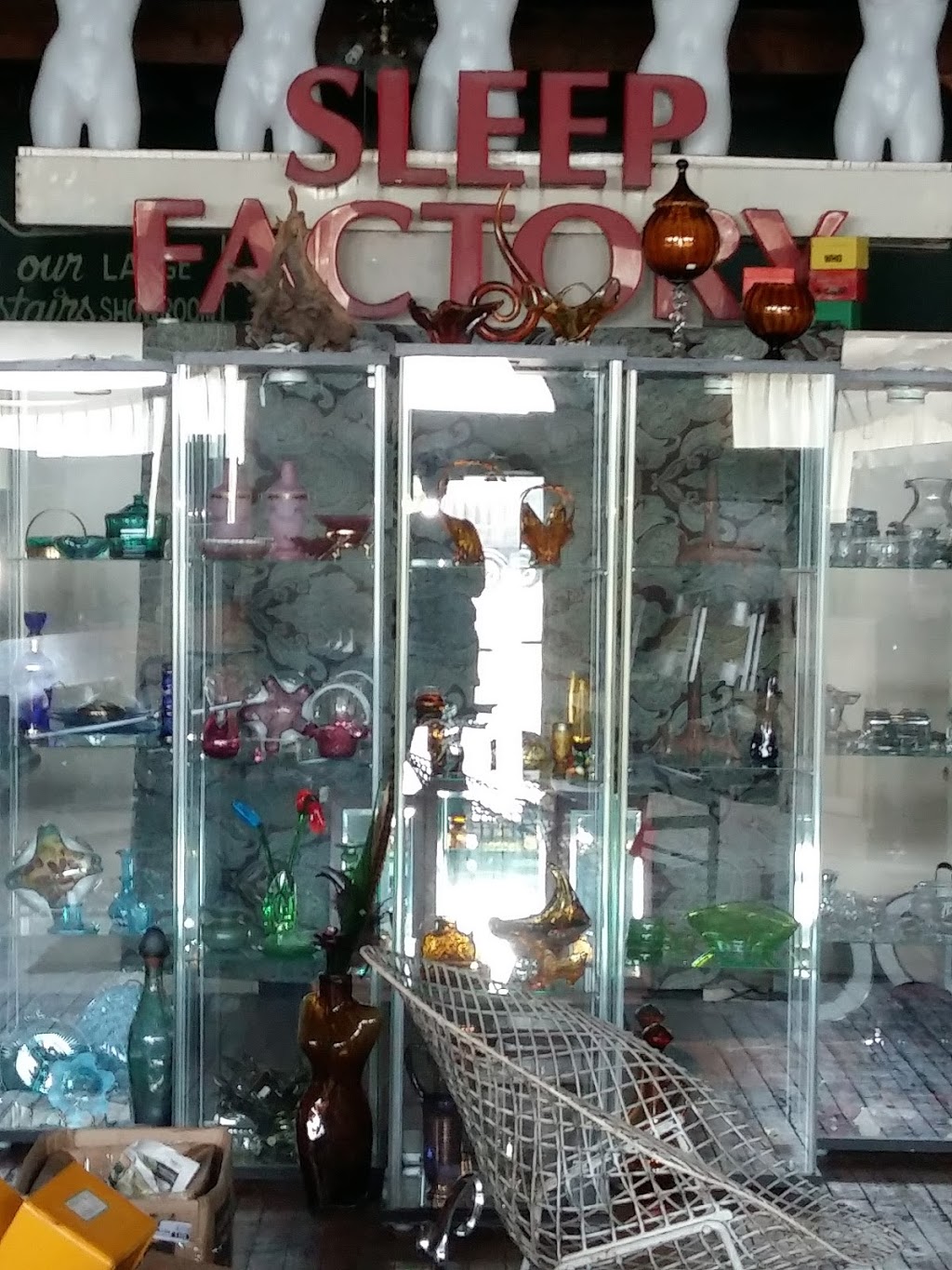 Top of the Stairs Antiques & Collectibles | 36 Niagara St, Welland, ON L3C 1H9, Canada | Phone: (289) 687-7634
