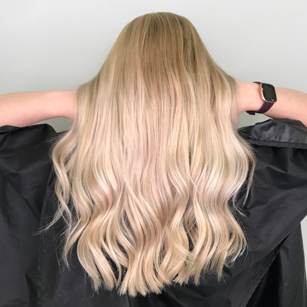 Blondestruck Beauty | 2022 Main St N, Jarvis, ON N0A 1J0, Canada | Phone: (289) 440-1915
