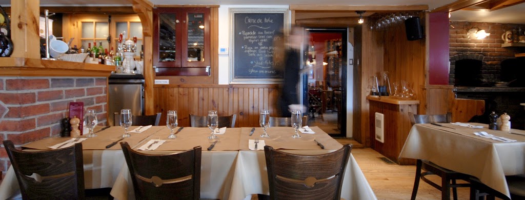 Le Café Du Bistrot | 198 Rue Principale, Saint-André-Avellin, QC J0V 1W0, Canada | Phone: (819) 983-3966