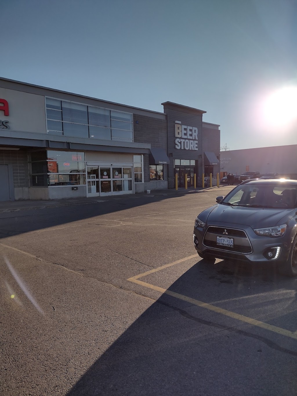 Beer Store | 167 Bell Blvd, Belleville, ON K8P 5N8, Canada | Phone: (613) 962-2146