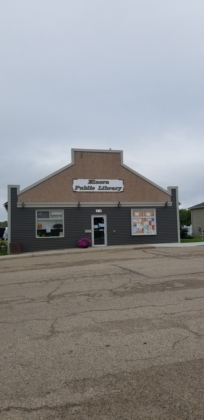Elnora Public Library | 210 Main St, Elnora, AB T0M 0Y0, Canada | Phone: (403) 773-3966