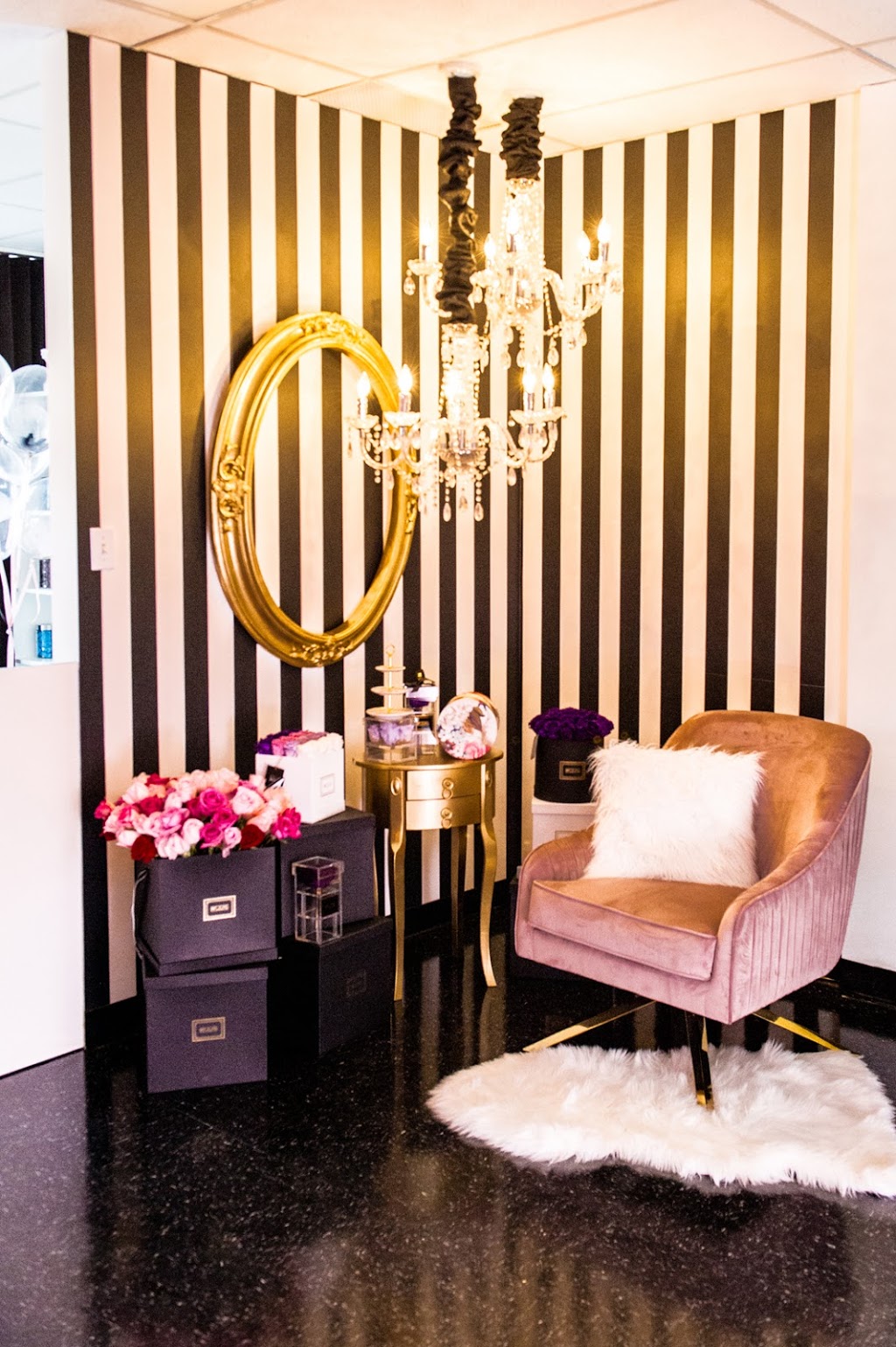 MFLEURS MTL | 9260 Boul Henri-Bourassa O, Saint-Laurent, QC H4S 1L5, Canada | Phone: (514) 334-7405