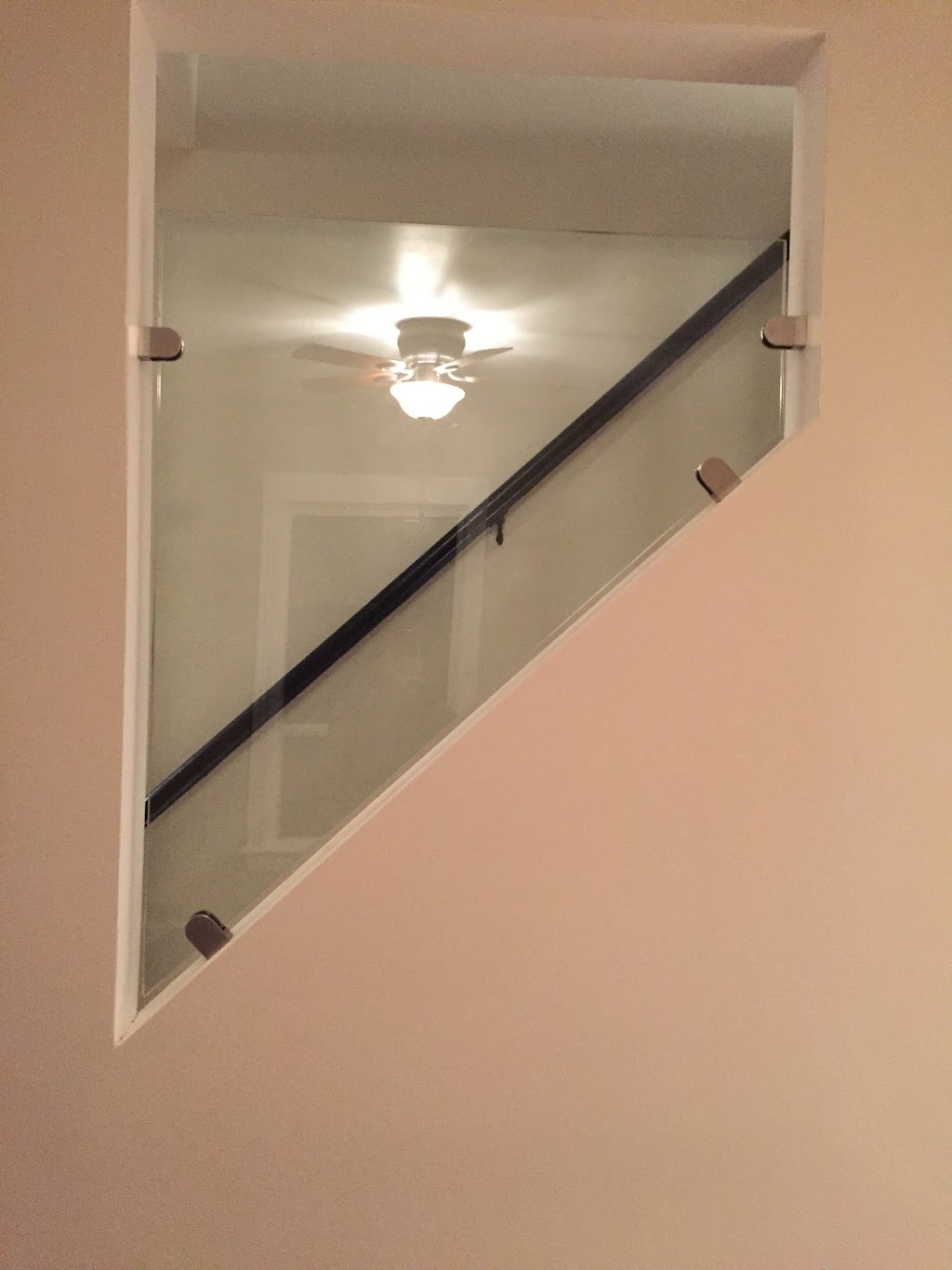 FRAMELESS SHOWER DOORS AND ENCLOSURES | 2555 Cobbinshaw Cir, Mississauga, ON L5N 2G2, Canada | Phone: (416) 579-3377