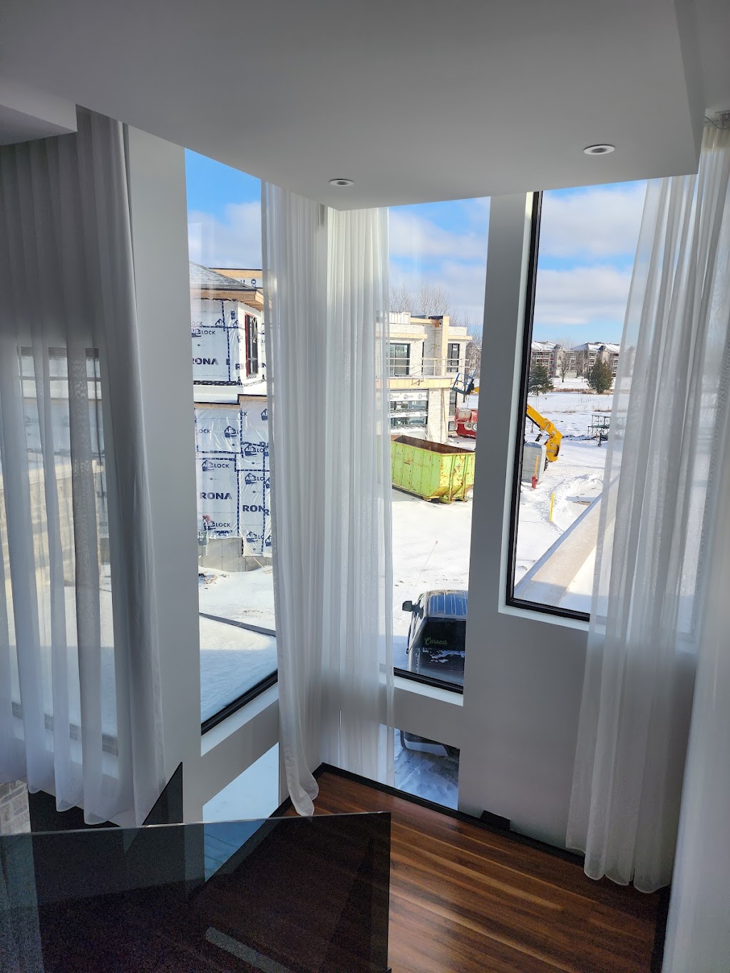 Peinture Deluxe Inc | 4475 Rue Lenoir, Brossard, QC J4Y 0K2, Canada | Phone: (438) 871-0411