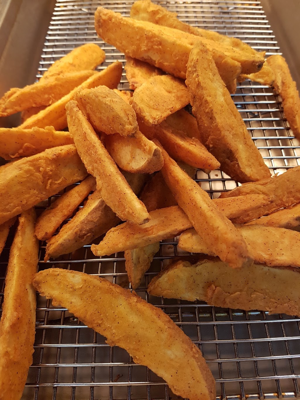 Chesters Chicken & Restaurant | 12 Wood Lily Dr, Moose Jaw, SK S6J 1E1, Canada | Phone: (306) 692-5535