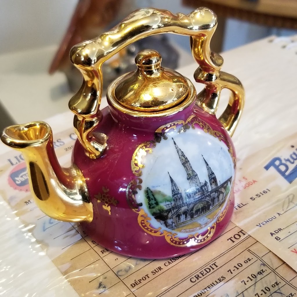 Brocante François Carrier | 5650 Rue Saint-Louis #100, Lévis, QC G6V 4E6, Canada | Phone: (418) 905-4879