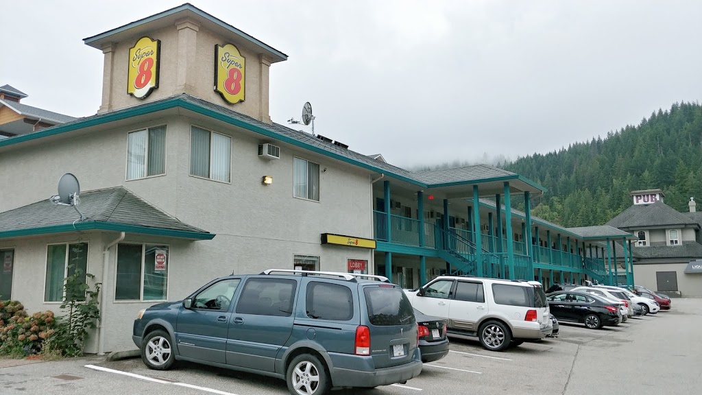 Super 8 Hotel and Motel Sicamous | 1120 Riverside Ave, Sicamous, BC V0E 2V1, Canada | Phone: (250) 836-4988