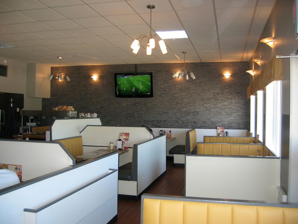 Restaurant Aux 3 Points | 3645 Bd du Royaume, Jonquière, QC G7X 1Z4, Canada | Phone: (418) 547-6171