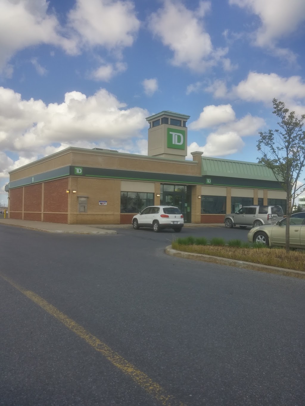 TD Canada Trust Branch and ATM | 9780 Boulevard Leduc Suite 5, Brossard, QC J4Y 0B3, Canada | Phone: (450) 656-2961