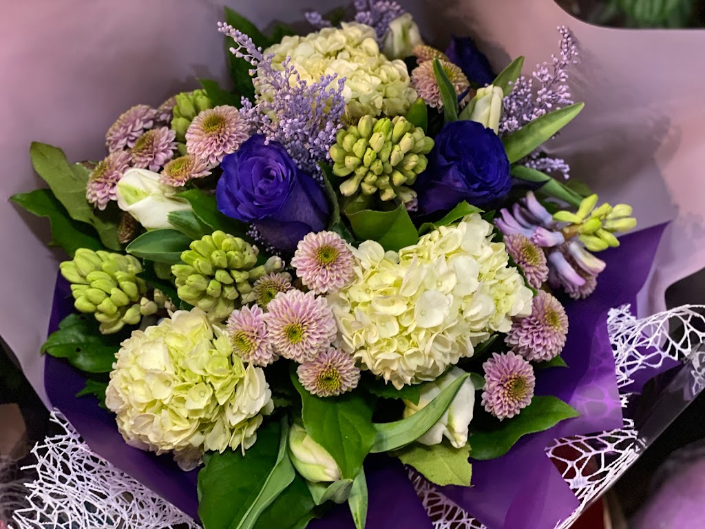 Downtown Florist | 730 Davie St, Vancouver, BC V6Z 1B6, Canada | Phone: (604) 697-9007