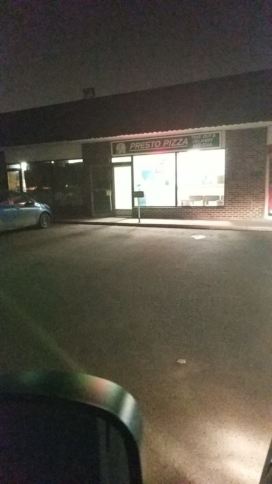 Presto Pizza | 228 Tyndall Ave, Winnipeg, MB R2R 1S5, Canada | Phone: (204) 697-3166