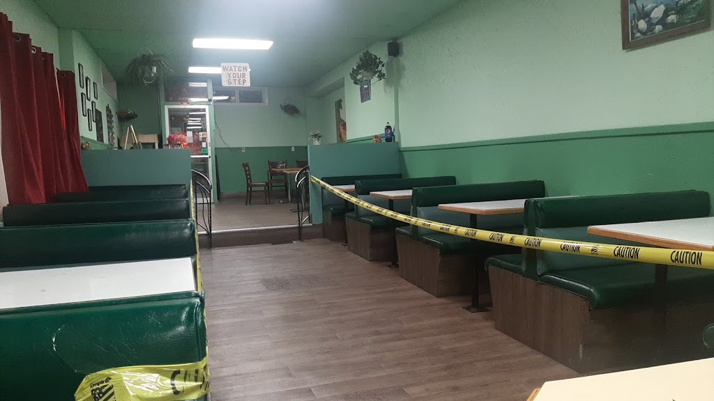Pizza 204 | 18 Kent Rd, Winnipeg, MB R2L 0X9, Canada | Phone: (204) 663-0983