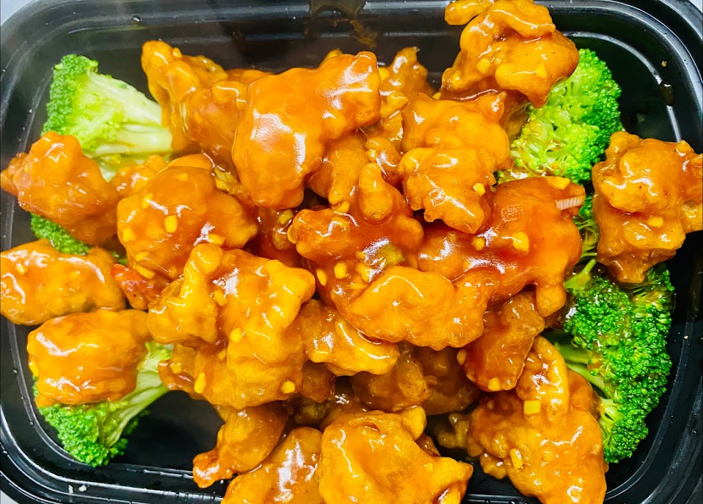 Lucky Kitchen | 120 Owen Sound St, Shelburne, ON L9V 3L3, Canada | Phone: (519) 925-1755