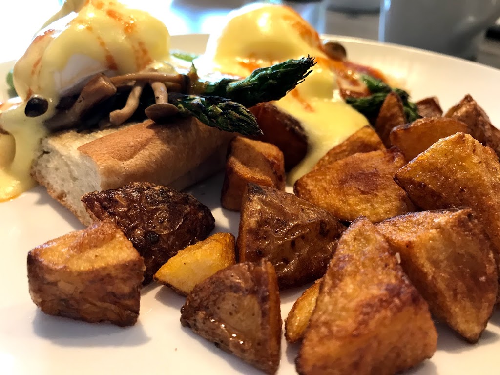Artisan Bistro | 777 Royal Oak Dr, Victoria, BC V8X 4V1, Canada | Phone: (250) 590-9333