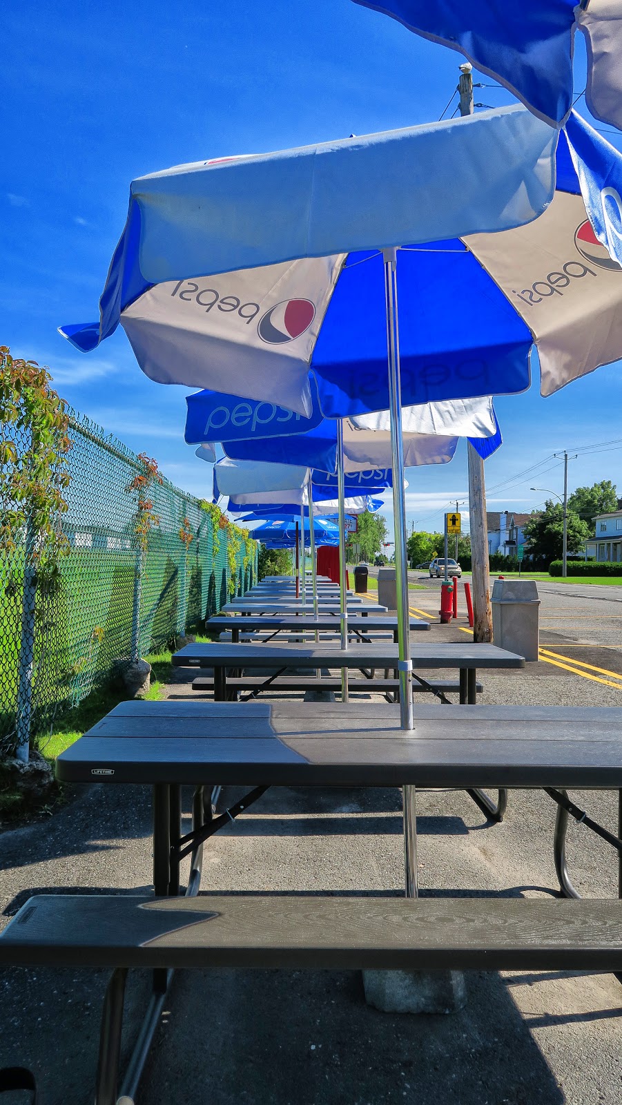 Restaurant M. Patate | 1607 Rte Marie-Victorin, Varennes, QC J3X 1P7, Canada | Phone: (450) 652-5528
