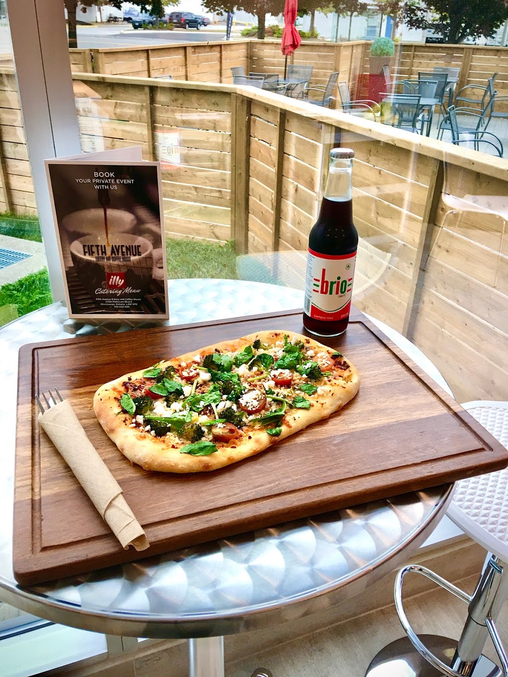 Fifth Avenue Eatery and Coffee House | 2700 Matheson Blvd E, Mississauga, ON L4W 5M2, Canada | Phone: (905) 602-1001